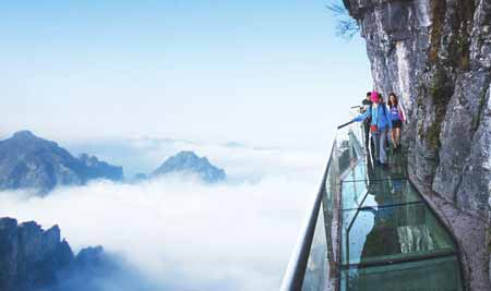 長沙出發(fā)到張家界玻璃橋云天渡、森林公園、天門山玻璃棧道往返4天3晚游